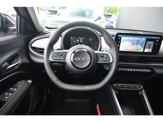 Fiat 600 1.2 Hybrid Urban | Pack Style + Comfort | Navigatie | Stoelverwarming | Voorruitverwarming | !! ActivLease financial lease