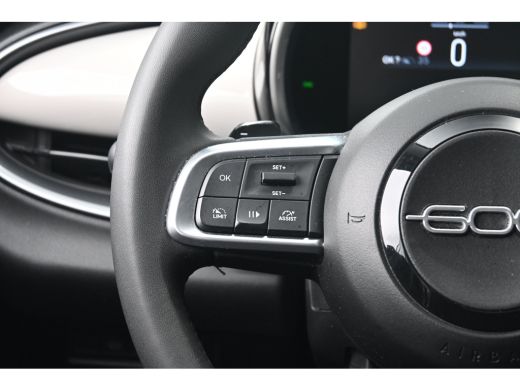 Fiat 600 1.2 Hybrid Urban | Pack Style + Comfort | Navigatie | Stoelverwarming | Voorruitverwarming | !! ActivLease financial lease