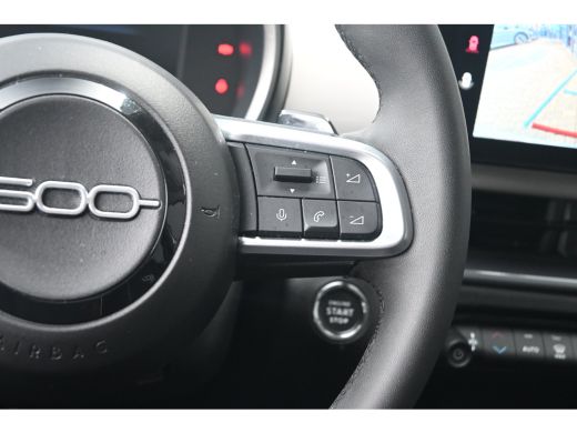 Fiat 600 1.2 Hybrid Urban | Pack Style + Comfort | Navigatie | Stoelverwarming | Voorruitverwarming | !! ActivLease financial lease