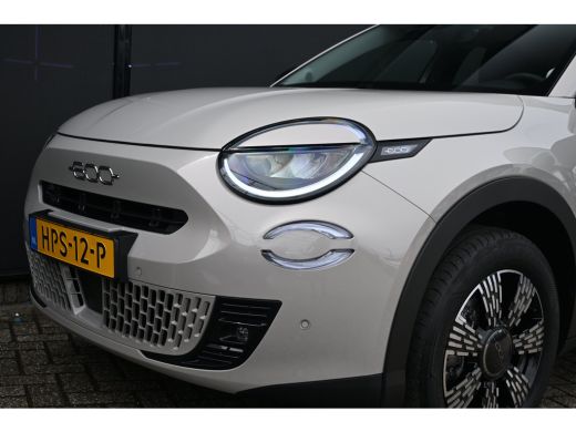 Fiat 600 1.2 Hybrid Urban | Pack Style + Comfort | Navigatie | Stoelverwarming | Voorruitverwarming | !! ActivLease financial lease
