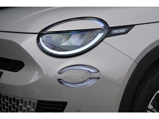Fiat 600 1.2 Hybrid Urban | Pack Style + Comfort | Navigatie | Stoelverwarming | Voorruitverwarming | !! ActivLease financial lease