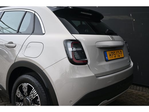 Fiat 600 1.2 Hybrid Urban | Pack Style + Comfort | Navigatie | Stoelverwarming | Voorruitverwarming | !! ActivLease financial lease