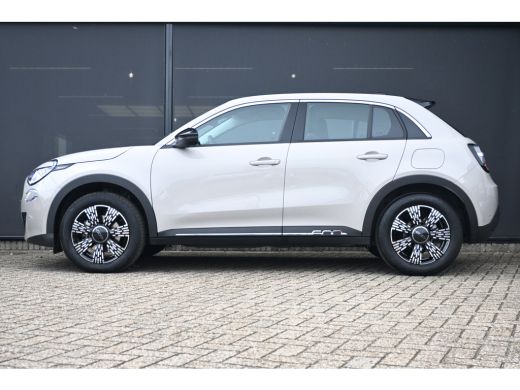 Fiat 600 1.2 Hybrid Urban | Pack Style + Comfort | Navigatie | Stoelverwarming | Voorruitverwarming | !! ActivLease financial lease
