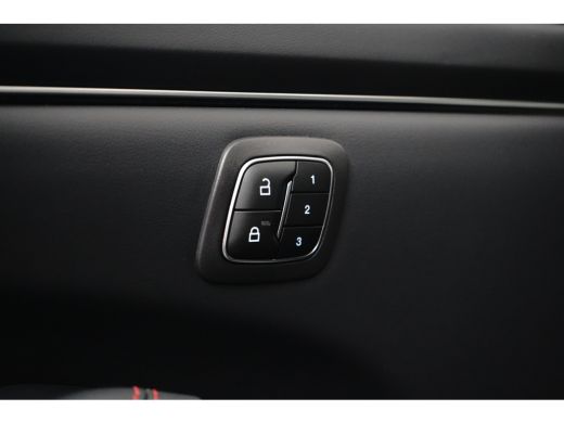 Ford Mustang Mach-E Mach-E Extended RWD 98 kWh | SOH 97% | Panoramadak | Premium Audio | E;letrische stoelen en achte... ActivLease financial lease