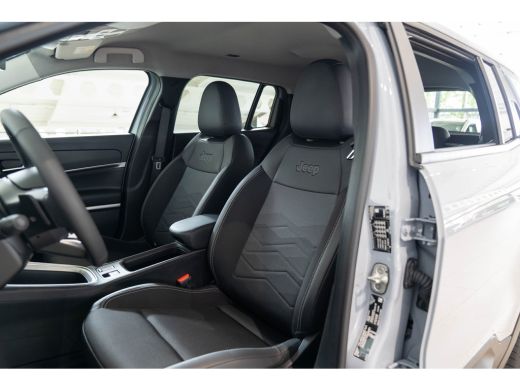 Jeep Avenger 1.2 e-Hybrid Altitude | Tot 8 Jaar Garantie | Navigatie | Camera | Climate Controle | Apple Carpl... ActivLease financial lease