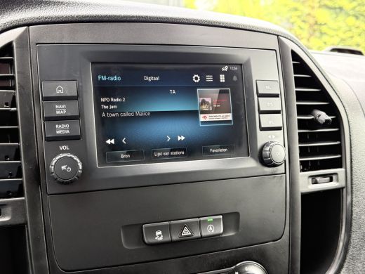 Mercedes-Benz Vito 110 CDI / L2H1 / 1e EIG. / UNIEKE SORTIMO INRICHTING / 2x SCHUIFDEUR / **9.446 KM** / 3-ZITS ActivLease financial lease