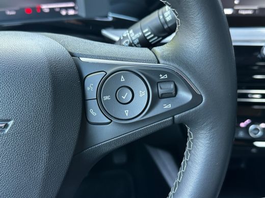 Opel Mokka-e Level 3 50 kWh | SOH 100%| 3-FASE| CAMERA + PARKEERSENSOREN| APPLE CARPLAY/ANDROID AUTO| KEYLESS ... ActivLease financial lease