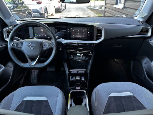 Opel Mokka-e Level 3 50 kWh | SOH 100%| 3-FASE| CAMERA + PARKEERSENSOREN| APPLE CARPLAY/ANDROID AUTO| KEYLESS ... ActivLease financial lease