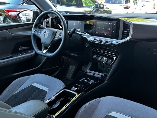 Opel Mokka-e Level 3 50 kWh | SOH 100%| 3-FASE| CAMERA + PARKEERSENSOREN| APPLE CARPLAY/ANDROID AUTO| KEYLESS ... ActivLease financial lease