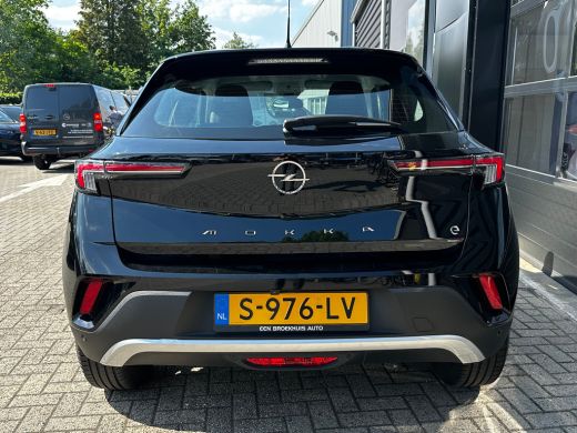 Opel Mokka-e Level 3 50 kWh | SOH 100%| 3-FASE| CAMERA + PARKEERSENSOREN| APPLE CARPLAY/ANDROID AUTO| KEYLESS ... ActivLease financial lease
