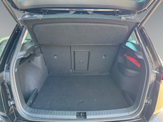 Skoda Karoq 1.5 150pk TSI ACT Business Edition Panoramisch glazenschuif-/kanteldak | Parkeersensoren achter |... ActivLease financial lease