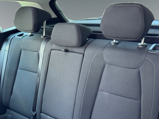 Skoda Karoq 1.5 150pk TSI ACT Business Edition Panoramisch glazenschuif-/kanteldak | Parkeersensoren achter |... ActivLease financial lease