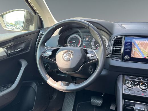 Skoda Karoq 1.5 150pk TSI ACT Business Edition Panoramisch glazenschuif-/kanteldak | Parkeersensoren achter |... ActivLease financial lease