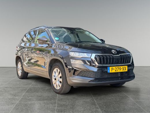 Skoda Karoq 1.5 150pk TSI ACT Business Edition Panoramisch glazenschuif-/kanteldak | Parkeersensoren achter |... ActivLease financial lease