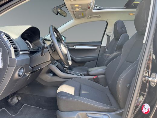 Skoda Karoq 1.5 150pk TSI ACT Business Edition Panoramisch glazenschuif-/kanteldak | Parkeersensoren achter |... ActivLease financial lease