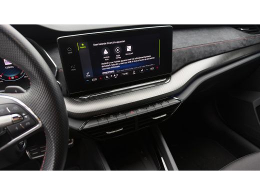 Skoda Octavia Combi 1.4 TSI iV 245pk RS | Head-Up | Stoelverwarming | Parkeerhulp V+A | Keyless | 18" ActivLease financial lease