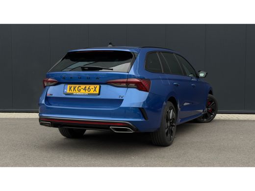 Skoda Octavia Combi 1.4 TSI iV 245pk RS | Head-Up | Stoelverwarming | Parkeerhulp V+A | Keyless | 18" ActivLease financial lease