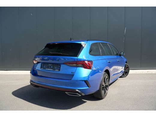Skoda Octavia Combi 1.4 TSI iV 245pk RS | Head-Up | Stoelverwarming | Parkeerhulp V+A | Keyless | 18" ActivLease financial lease