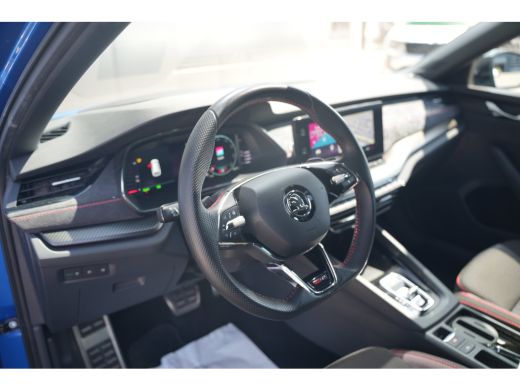 Skoda Octavia Combi 1.4 TSI iV 245pk RS | Head-Up | Stoelverwarming | Parkeerhulp V+A | Keyless | 18" ActivLease financial lease