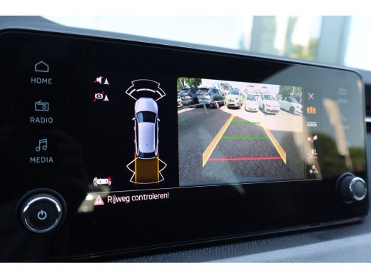 Skoda Scala Business Edition | Achteruitrijcamera | Chromen raamlijsten | Cruise control met speedlimiter ActivLease financial lease