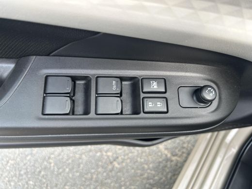 Suzuki Swift 1.2 Select Smart Hybrid ActivLease financial lease