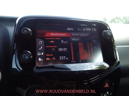 Toyota Aygo 1.0 VVT-i X-CITE TWO-TONE / CRUISE / CARPLAY / CAMERA / AIRCO / ActivLease financial lease