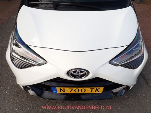 Toyota Aygo 1.0 VVT-i X-CITE TWO-TONE / CRUISE / CARPLAY / CAMERA / AIRCO / ActivLease financial lease
