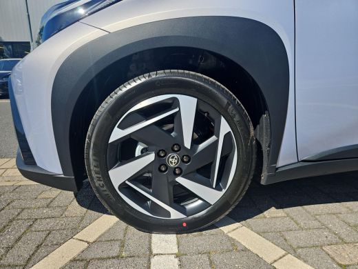 Toyota Aygo Hybrid 115 envy ActivLease financial lease