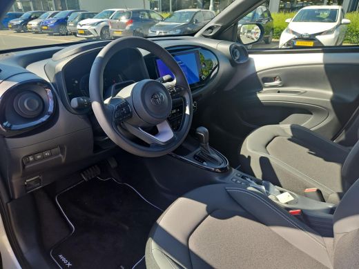 Toyota Aygo Hybrid 115 envy ActivLease financial lease