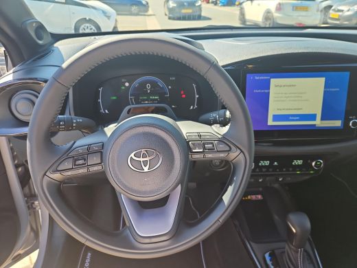 Toyota Aygo Hybrid 115 envy ActivLease financial lease