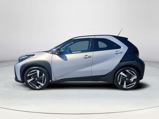 Toyota Aygo Hybrid 115 envy ActivLease financial lease