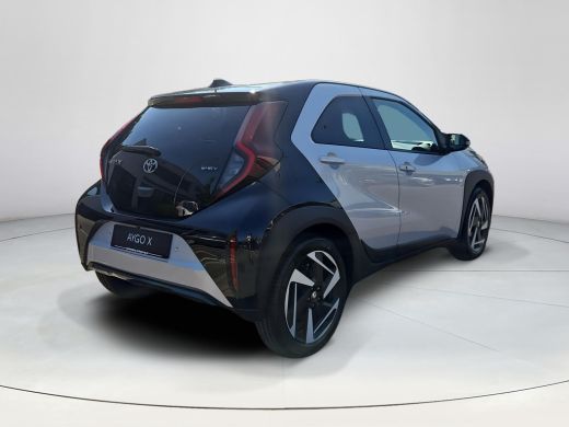 Toyota Aygo Hybrid 115 envy ActivLease financial lease