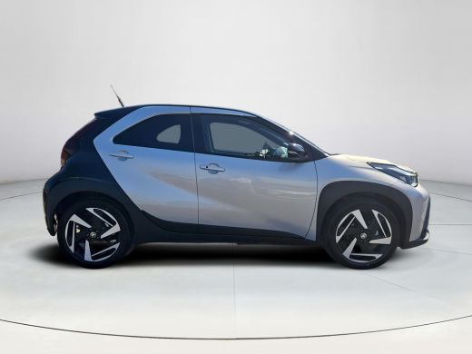 Toyota Aygo Hybrid 115 envy ActivLease financial lease