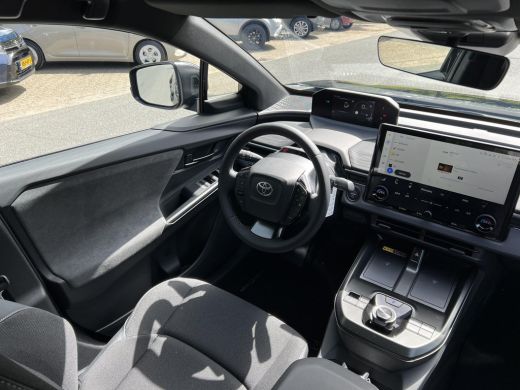 Toyota C-HR+ First Edition 77 kWh * &euro; 3.000,- extra inruilwaarde * ActivLease financial lease