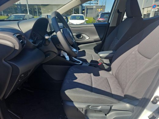Toyota Yaris 1.5 Hybrid 115 Active MY25 ActivLease financial lease