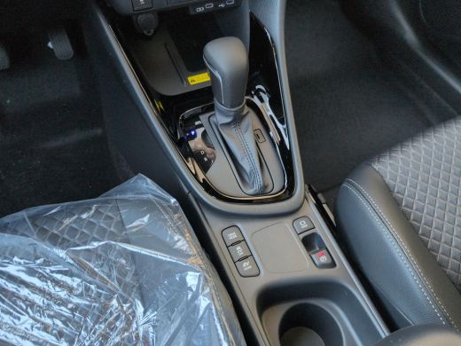 Toyota Yaris 1.5 Hybrid 130 Executive | Actie Auto | Parkeersensoren voor en achter | Apple Carplay | Android ... ActivLease financial lease