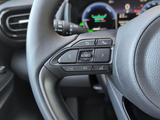 Toyota Yaris 1.5 Hybrid 130 Executive | Actie Auto | Parkeersensoren voor en achter | Apple Carplay | Android ... ActivLease financial lease