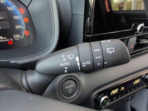 Toyota Yaris 1.5 Hybrid 130 Executive | Actie Auto | Parkeersensoren voor en achter | Apple Carplay | Android ... ActivLease financial lease