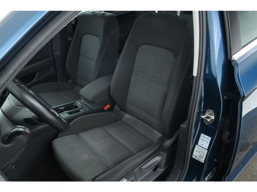 Volkswagen Passat Variant 1.6 TDI Elegance Business R Automaat, Navigatie, Apple carplay, Climate, ActivLease financial lease