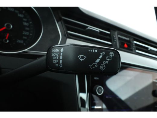 Volkswagen Passat Variant 1.6 TDI Elegance Business R Automaat, Navigatie, Apple carplay, Climate, ActivLease financial lease