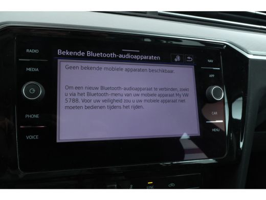 Volkswagen Passat Variant 1.6 TDI Elegance Business R Automaat, Navigatie, Apple carplay, Climate, ActivLease financial lease
