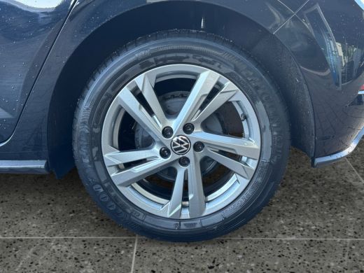 Volkswagen Polo 1.0 95pk TSI R-Line Business Navigatie 'Discover Media' | Parkeersensoren v&oacute;&oacute;r en achter | 'App-C... ActivLease financial lease