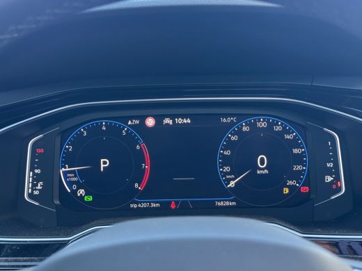 Volkswagen Polo 1.0 95pk TSI R-Line Business Navigatie 'Discover Media' | Parkeersensoren v&oacute;&oacute;r en achter | 'App-C... ActivLease financial lease