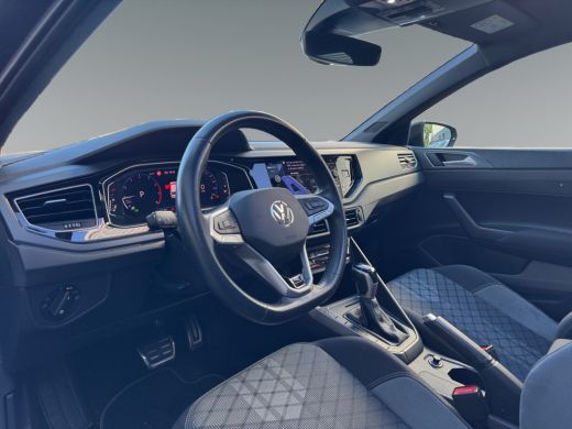 Volkswagen Polo 1.0 95pk TSI R-Line Business Navigatie 'Discover Media' | Parkeersensoren v&oacute;&oacute;r en achter | 'App-C... ActivLease financial lease