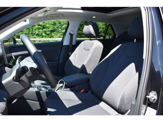Volkswagen T-Roc 1.5 eTSI 115PK DSG Life First Edition | Multimedia Pakket | Dode-hoek detectie | Elektrisch wegkl... ActivLease financial lease