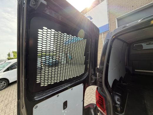 Volkswagen Transporter 2.0 TDI 110PK Euro 6 L2H1 28 Highline Cruise Control/trekhaak/carplay ActivLease financial lease