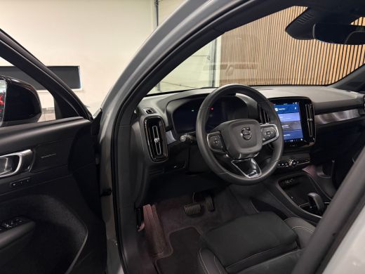 Volvo  C40 Single Motor Extended Range Ultimate 82 kWh | 98% SoH | Trekhaak | All Season banden | 360&deg; Camer... ActivLease financial lease