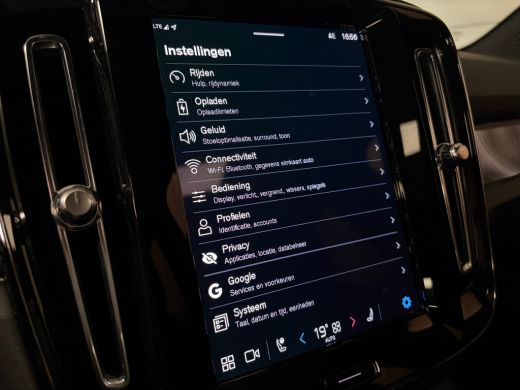 Volvo  C40 Single Motor Extended Range Ultimate 82 kWh | 98% SoH | Trekhaak | All Season banden | 360&deg; Camer... ActivLease financial lease