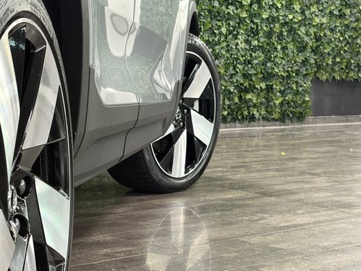 Volvo  C40 Single Motor Extended Range Ultimate 82 kWh | 98% SoH | Trekhaak | All Season banden | 360&deg; Camer... ActivLease financial lease