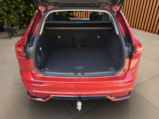 Volvo  XC60 2.0 T6 Plug-in hybrid AWD Plus Dark | Trekhaak | 360 Cam | Pano | Memory | Pilot Assist ActivLease financial lease